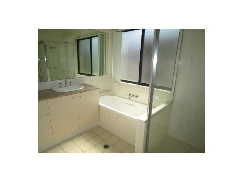 1/3 Dowling Drive, Southport QLD 4215