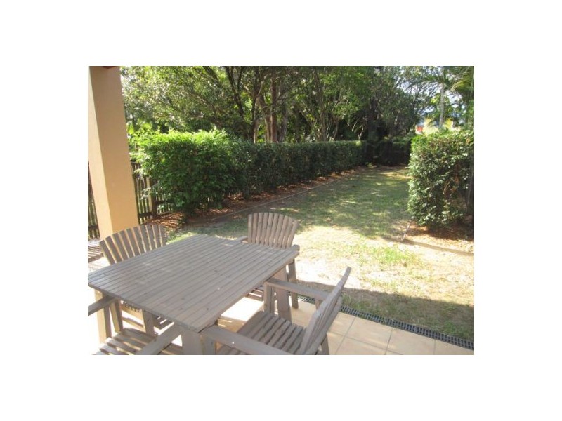 1/3 Dowling Drive, Southport QLD 4215