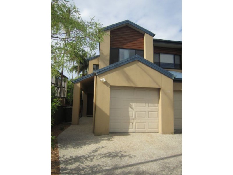 1/3 Dowling Drive, Southport QLD 4215