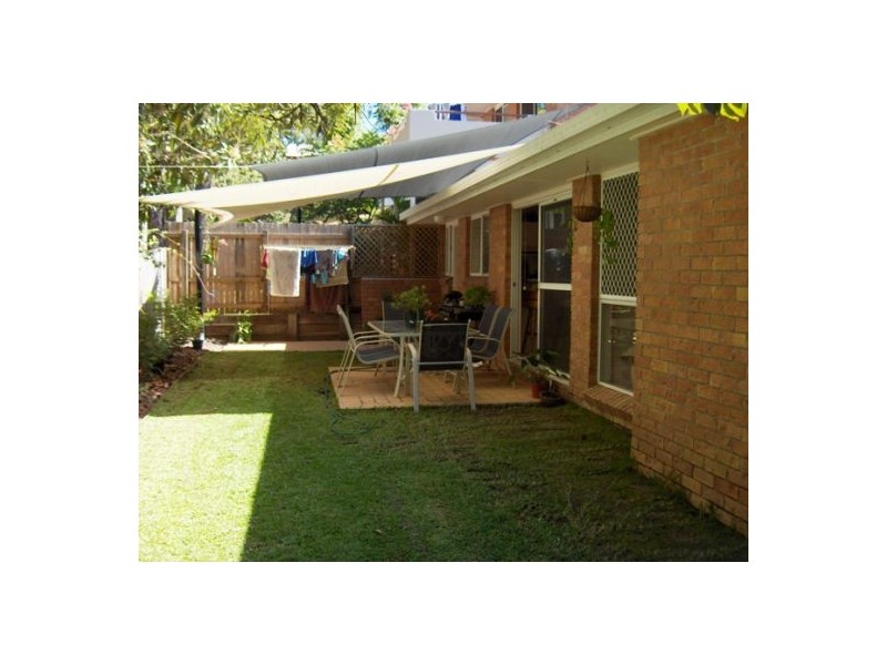 8/71 Benowa Road, Southport QLD 4215