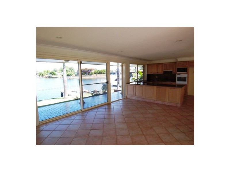 12 Wau Avenue, Runaway Bay QLD 4216