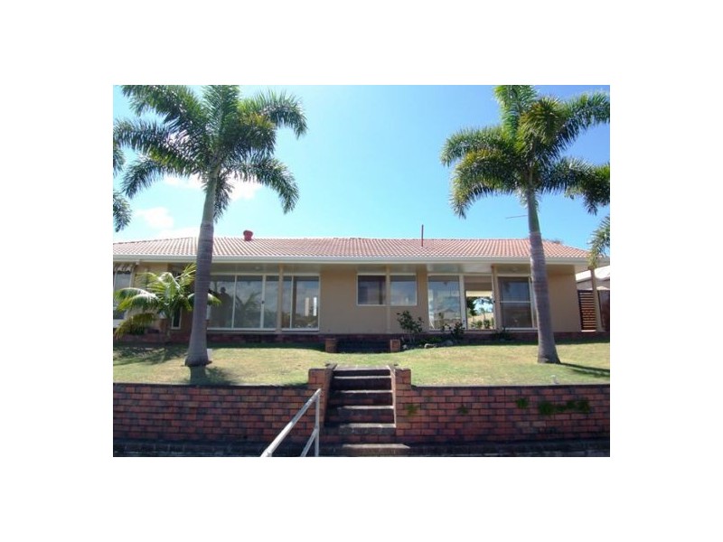 12 Wau Avenue, Runaway Bay QLD 4216