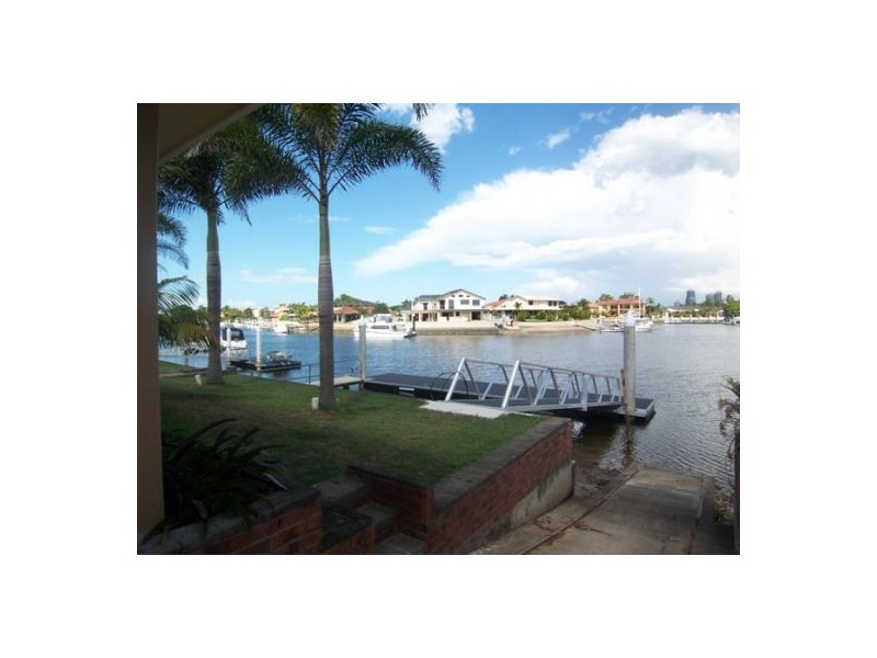 12 Wau Avenue, Runaway Bay QLD 4216