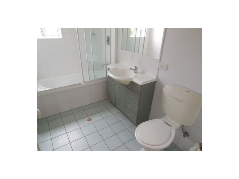 50/148 Marine Parade, Southport QLD 4215