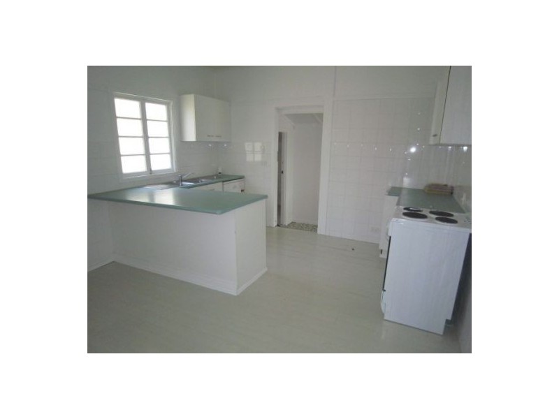 1/12 Fisher Avenue, Southport QLD 4215