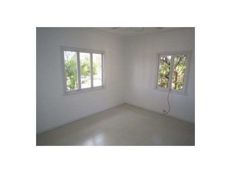 1/12 Fisher Avenue, Southport QLD 4215