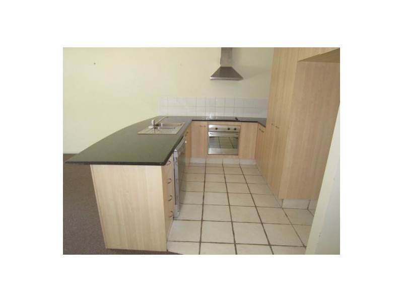 6/14-16 Terrigal Crescent, Southport QLD 4215