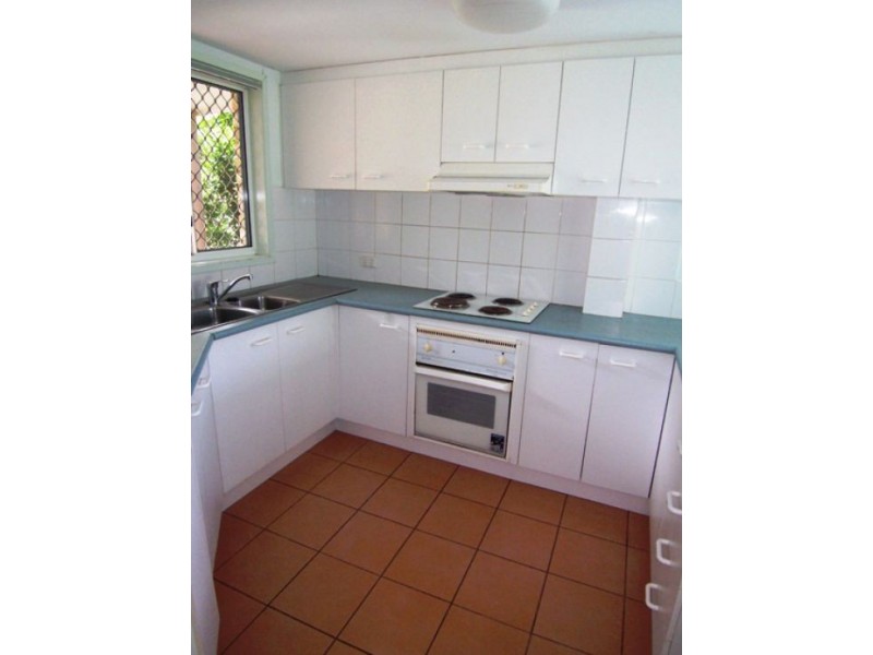 3/90 Pohlman Street, Southport QLD 4215