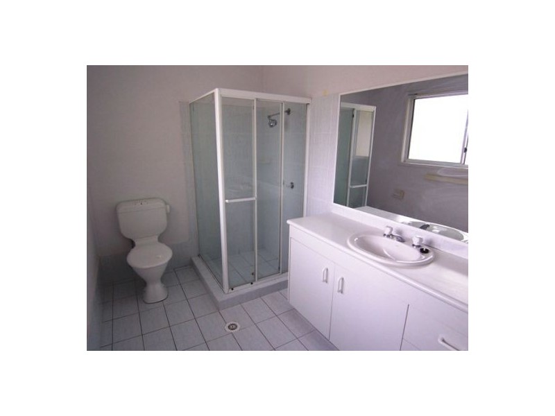 3/90 Pohlman Street, Southport QLD 4215