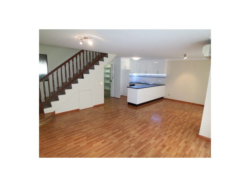 2/51 Bauer Street, Southport QLD 4215