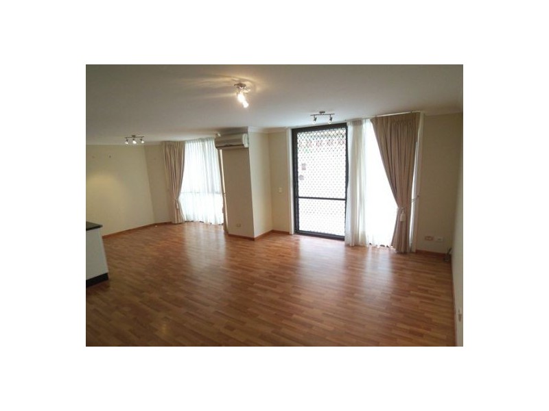 2/51 Bauer Street, Southport QLD 4215