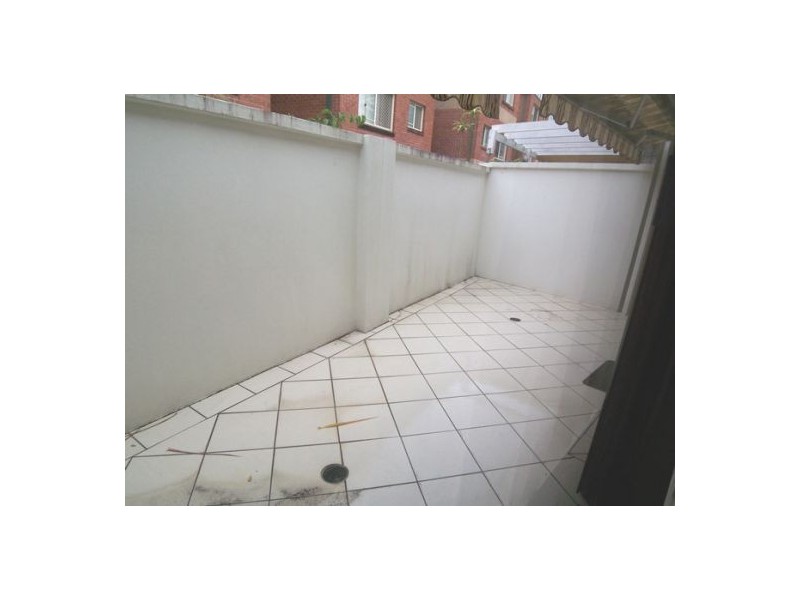 2/51 Bauer Street, Southport QLD 4215