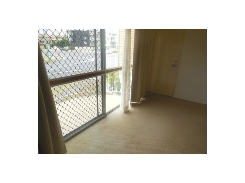 2/49 Railway Street, Southport QLD 4215