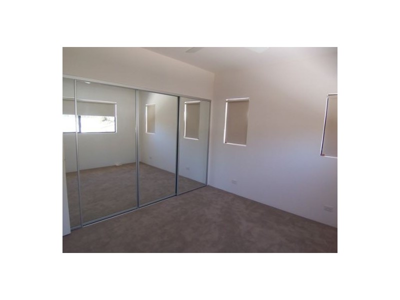 4/134 Ridgeway Avenue, Southport QLD 4215