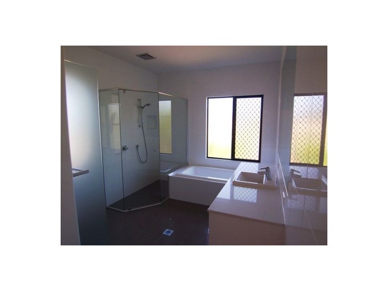 4/134 Ridgeway Avenue, Southport QLD 4215