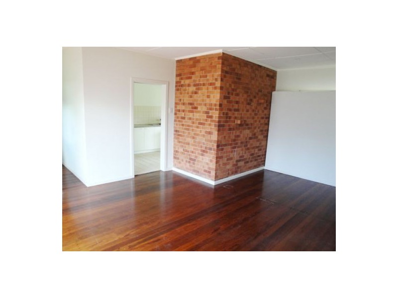 96 Eugaree Street, Southport QLD 4215