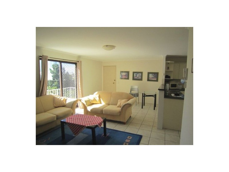 7/4 Baker Avenue, Labrador QLD 4215