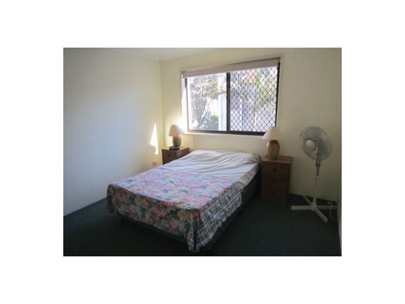 7/4 Baker Avenue, Labrador QLD 4215