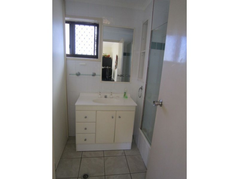 7/4 Baker Avenue, Labrador QLD 4215