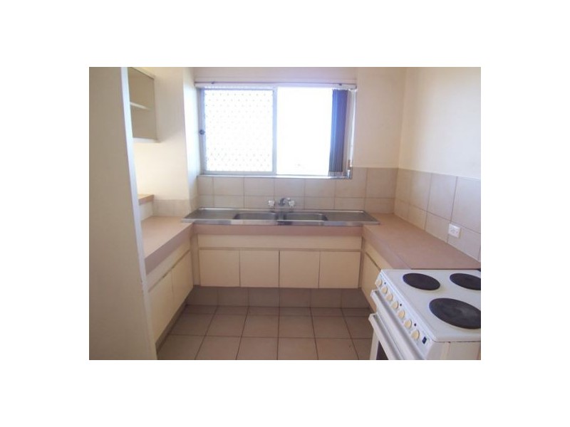 8/128 Marine Parade, Southport QLD 4215