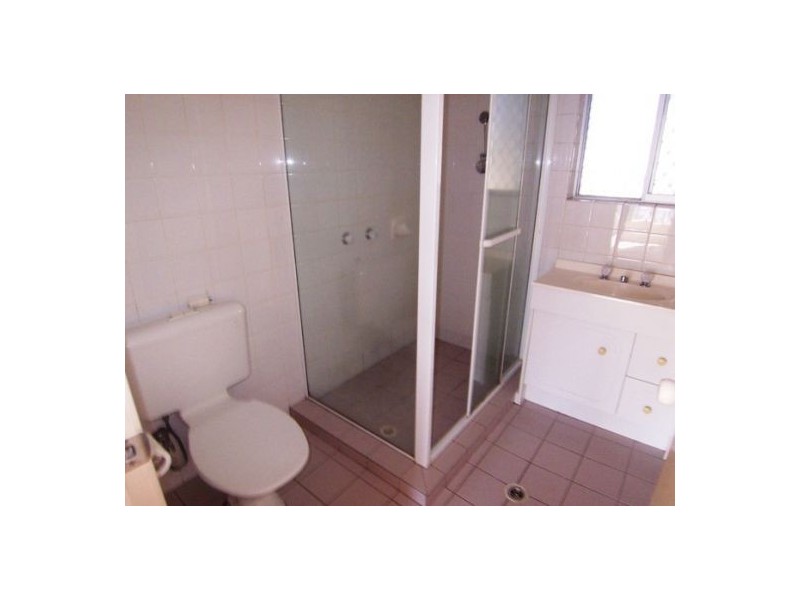 8/128 Marine Parade, Southport QLD 4215