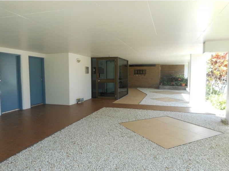 2 / 51 Marine Parade, Redcliffe QLD 4020