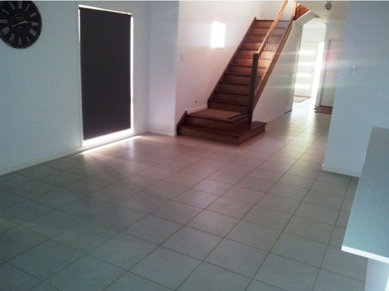 76 Victoria, Woody Point QLD 4019