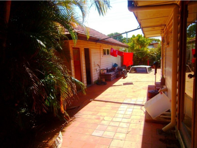 43 Sydney Street, Redcliffe QLD 4020