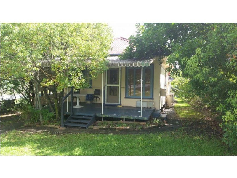 50 Anzac Avenue, Redcliffe QLD 4020