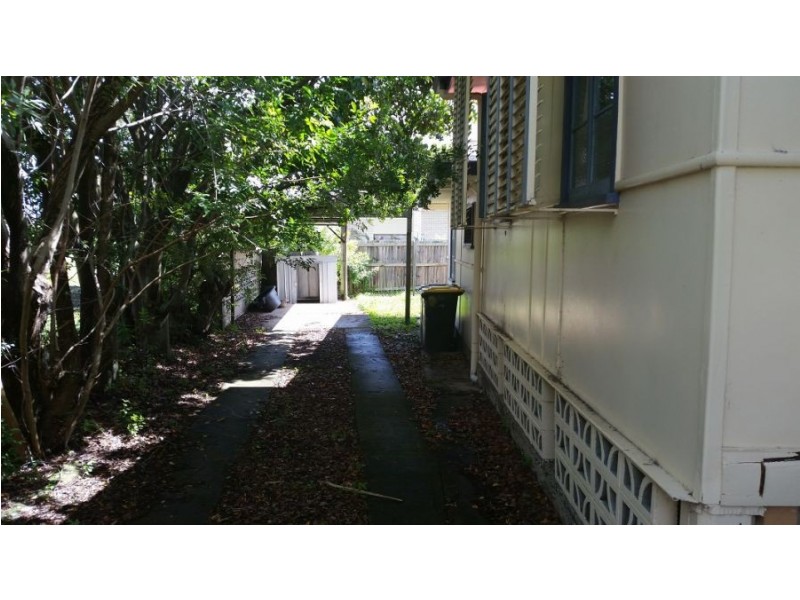 50 Anzac Avenue, Redcliffe QLD 4020