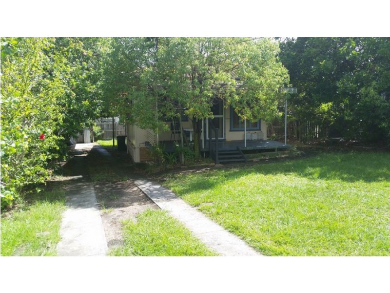 50 Anzac Avenue, Redcliffe QLD 4020