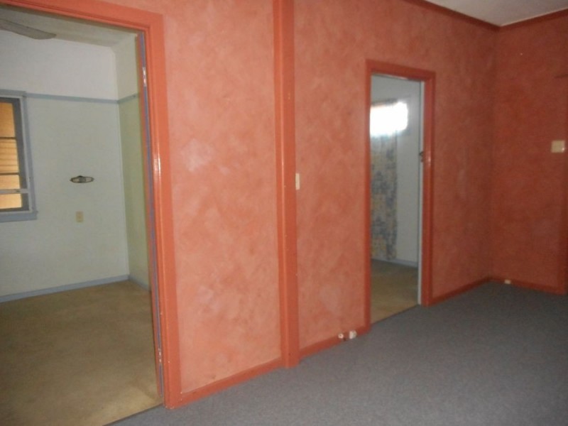 50 Anzac Avenue, Redcliffe QLD 4020