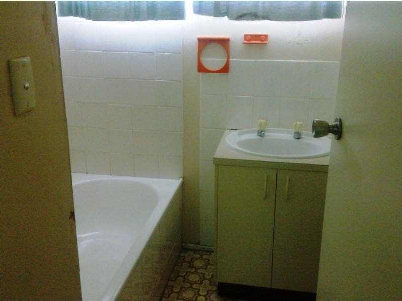 18 Ettie Street, Redcliffe QLD 4020