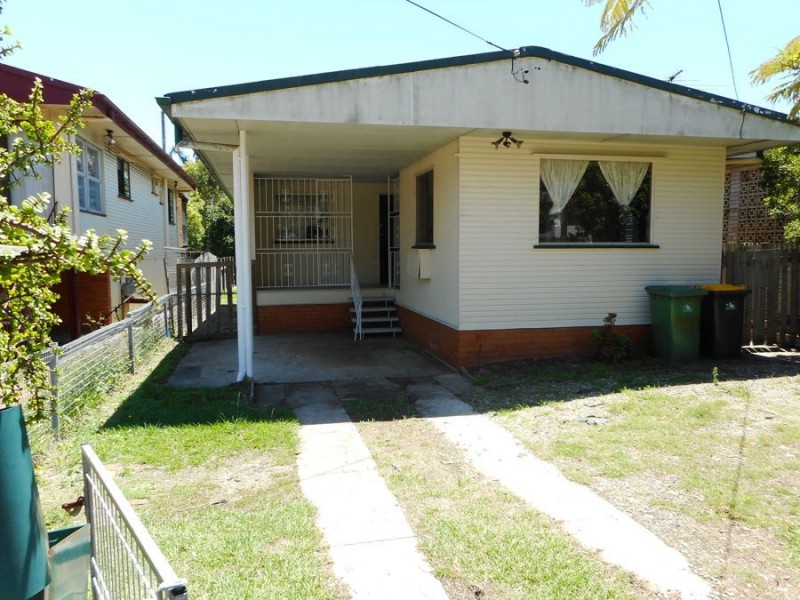 44 Anzac Avenue, Redcliffe QLD 4020
