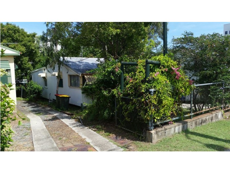 458 OXLEY AVENUE, Redcliffe QLD 4020