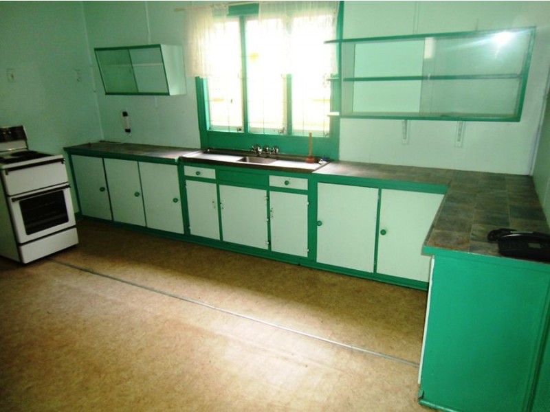 37 Mclennan Street, Woody Point QLD 4019