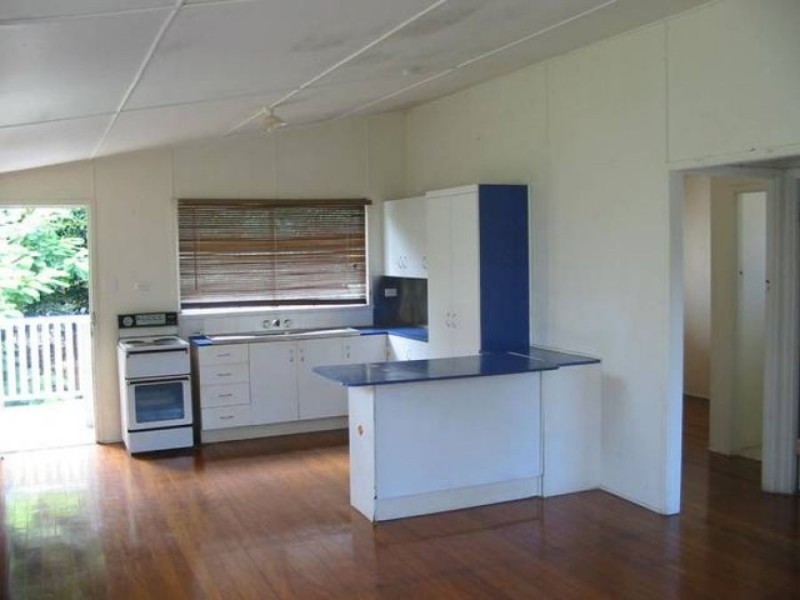 34 LOUIS ST, Redcliffe QLD 4020