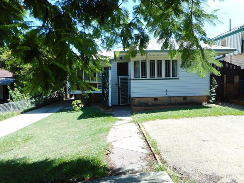 48 Anzac Ave, Redcliffe QLD 4020