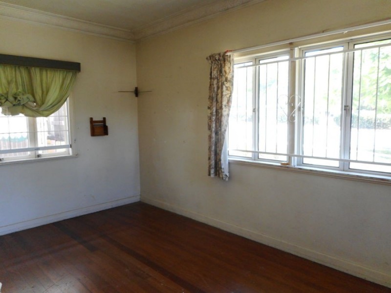 48 Anzac Ave, Redcliffe QLD 4020