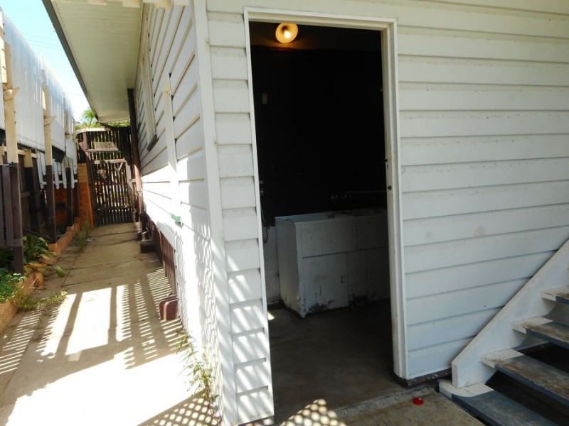 48 Anzac Ave, Redcliffe QLD 4020