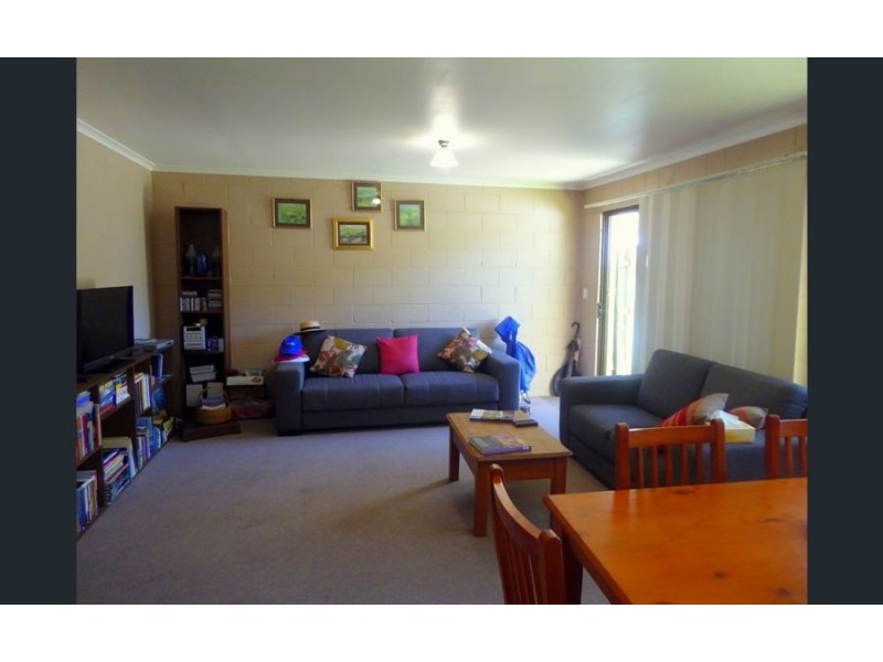 22 SILVYN STREET, Redcliffe QLD 4020