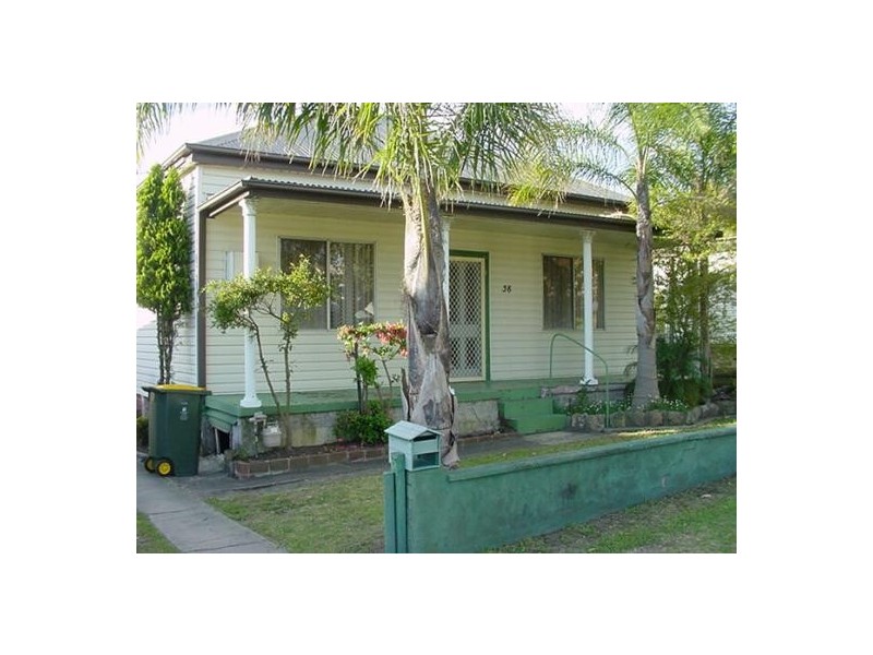 38 Queen Street, Waratah West NSW 2298