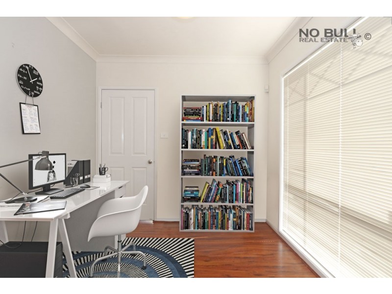 11 Hampton Way, Maryland NSW 2287