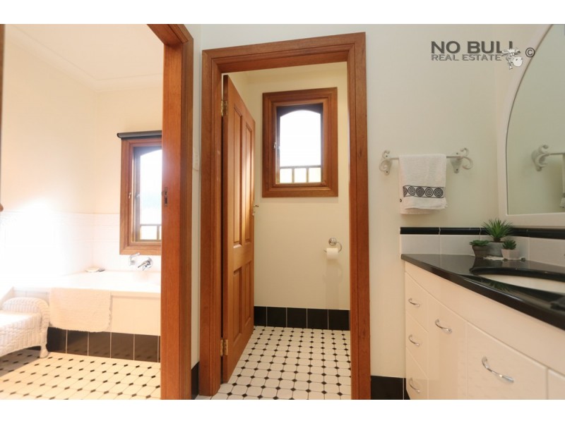 8 George Booth Drive, Seahampton NSW 2286