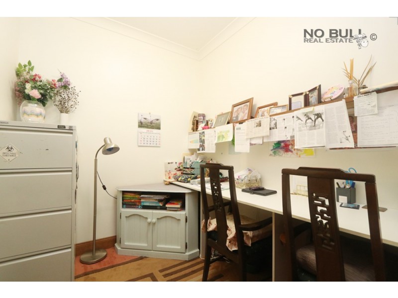 8 George Booth Drive, Seahampton NSW 2286