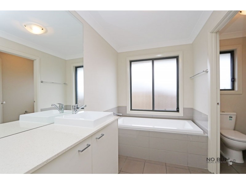 8 Oystercatcher Street, Aberglasslyn NSW 2320