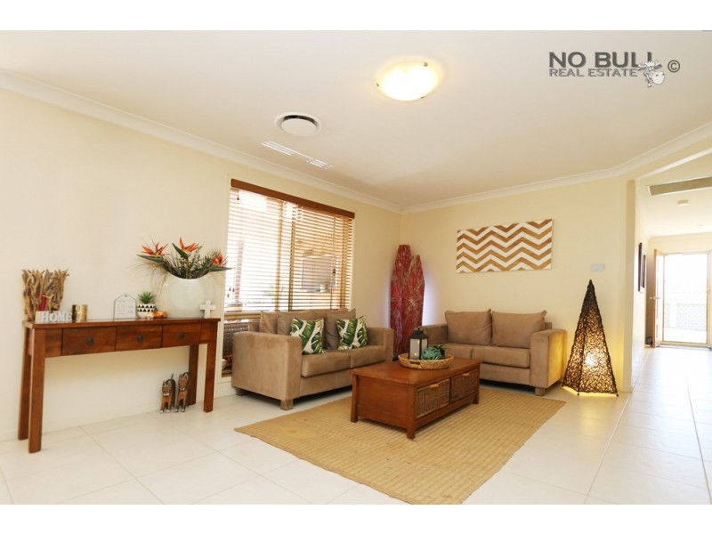 5 Hawkins Place, Cameron Park NSW 2285