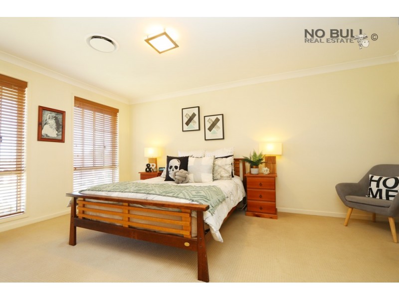 5 Hawkins Place, Cameron Park NSW 2285