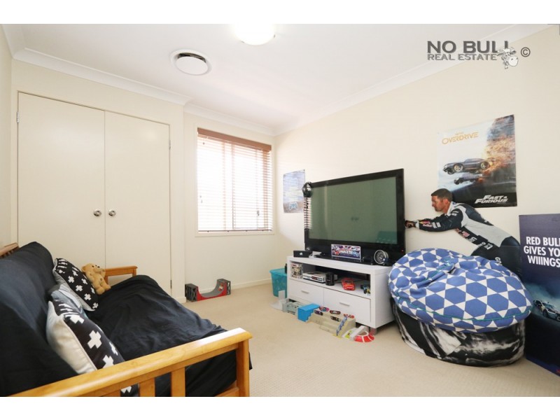 5 Hawkins Place, Cameron Park NSW 2285