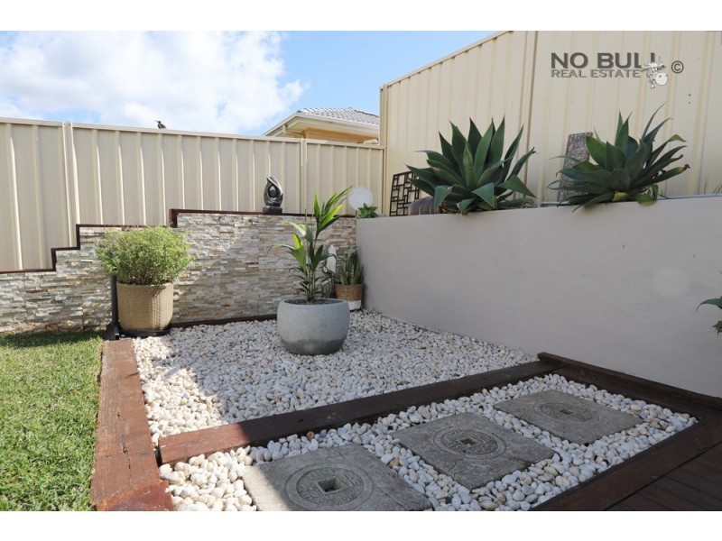 5 Hawkins Place, Cameron Park NSW 2285